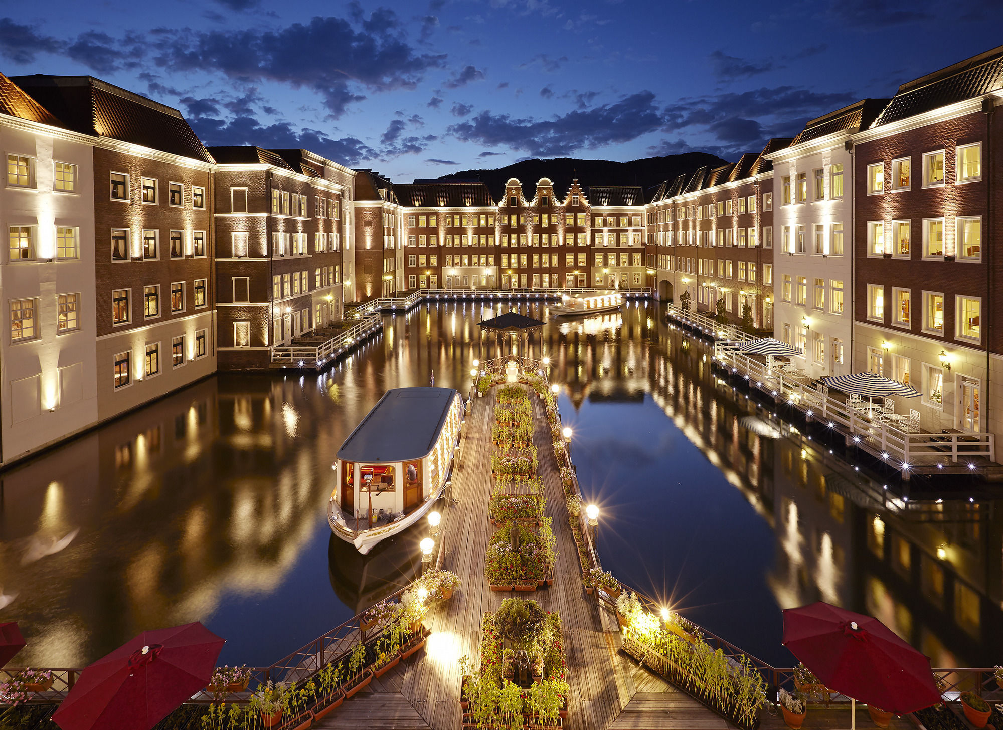 Hotel Europe Huis Ten Bosch Сасебо Экстерьер фото
